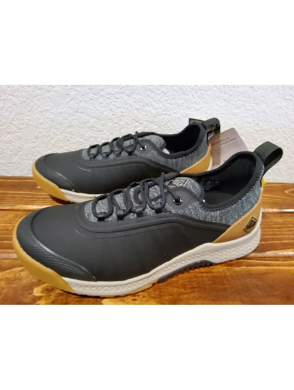 Muck Boot Company Outscape Lace Up Waterproof Sneaker Men's 7.5 Black/Tan